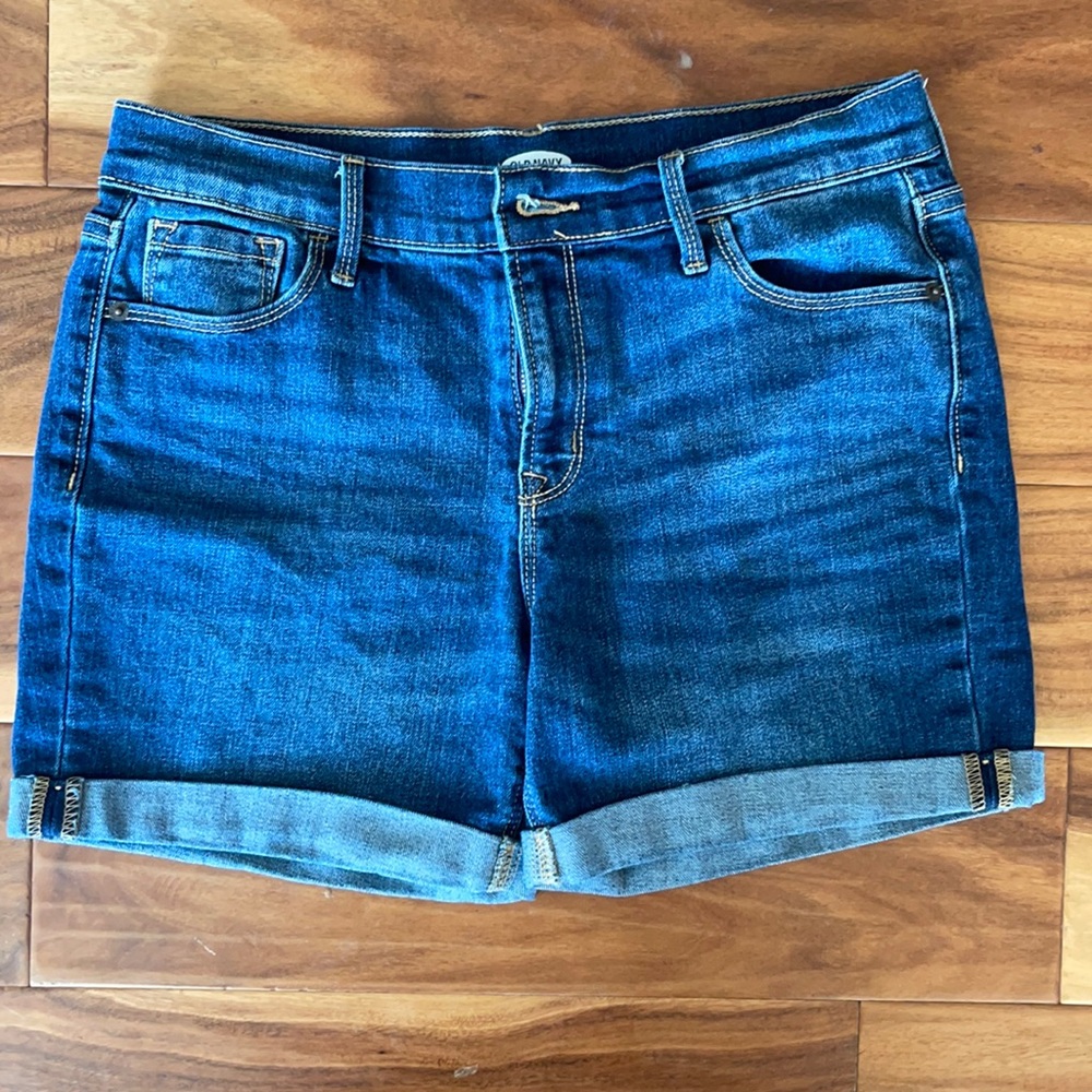 Classic Old Navy Shorts in Dark Wash, Size 6